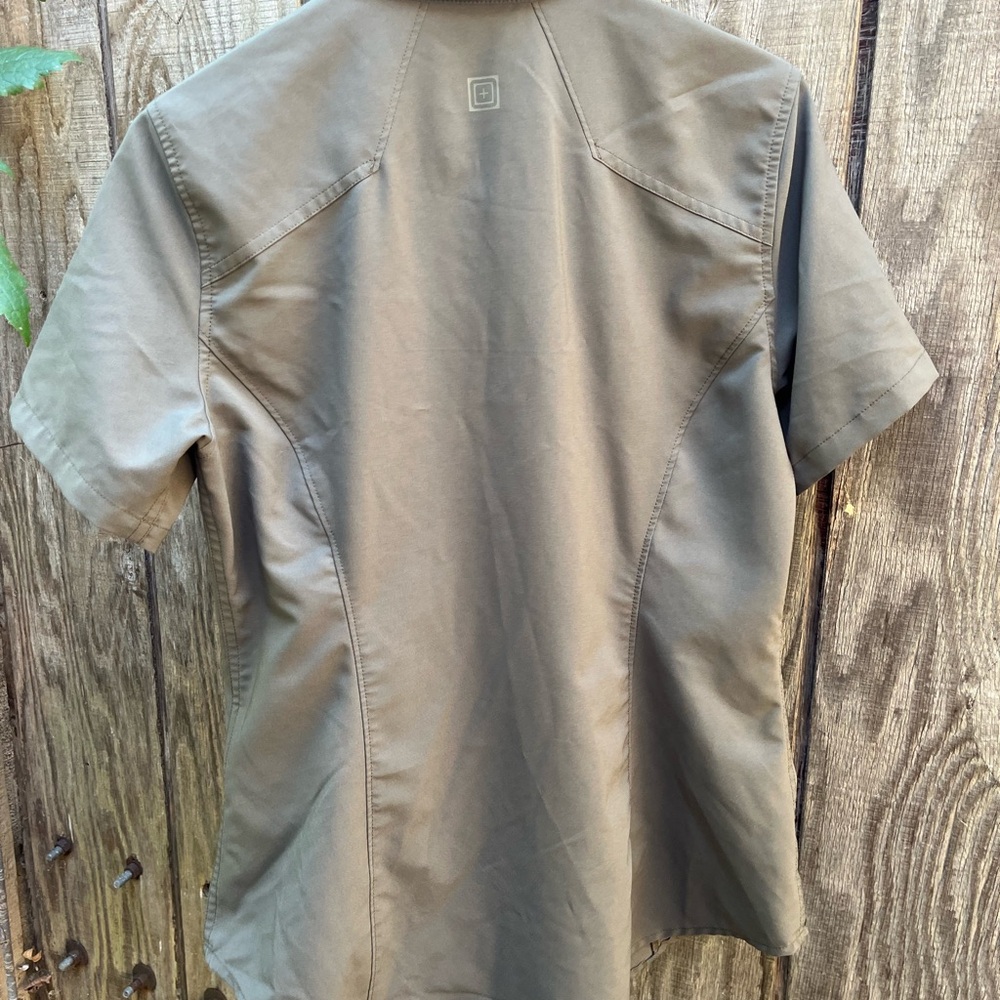 5.11 Tactical Women’s Button Down Shirt - Picture 4 of 6